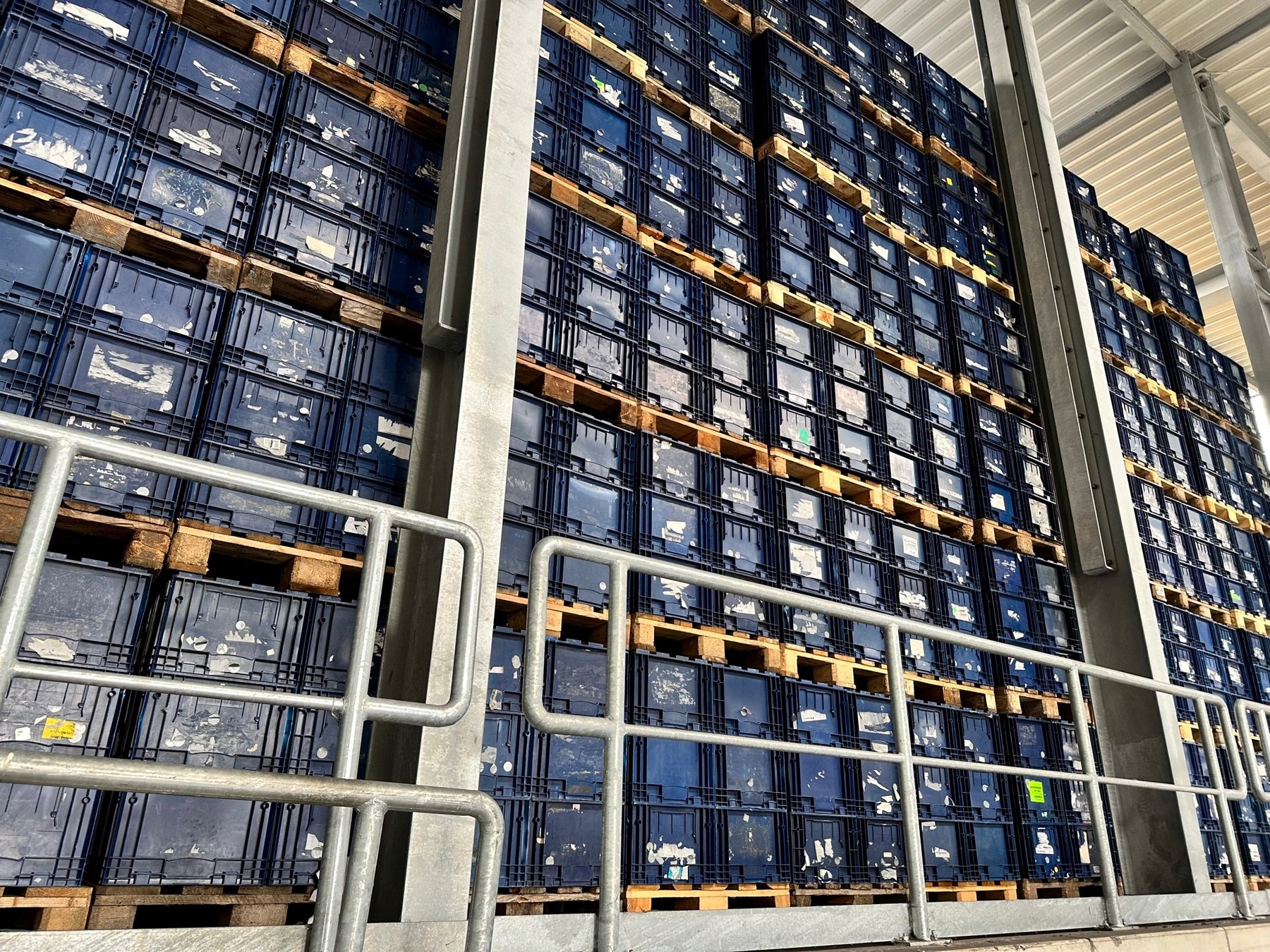 Lagerung von Serienprodukten im Werk Borsdorf